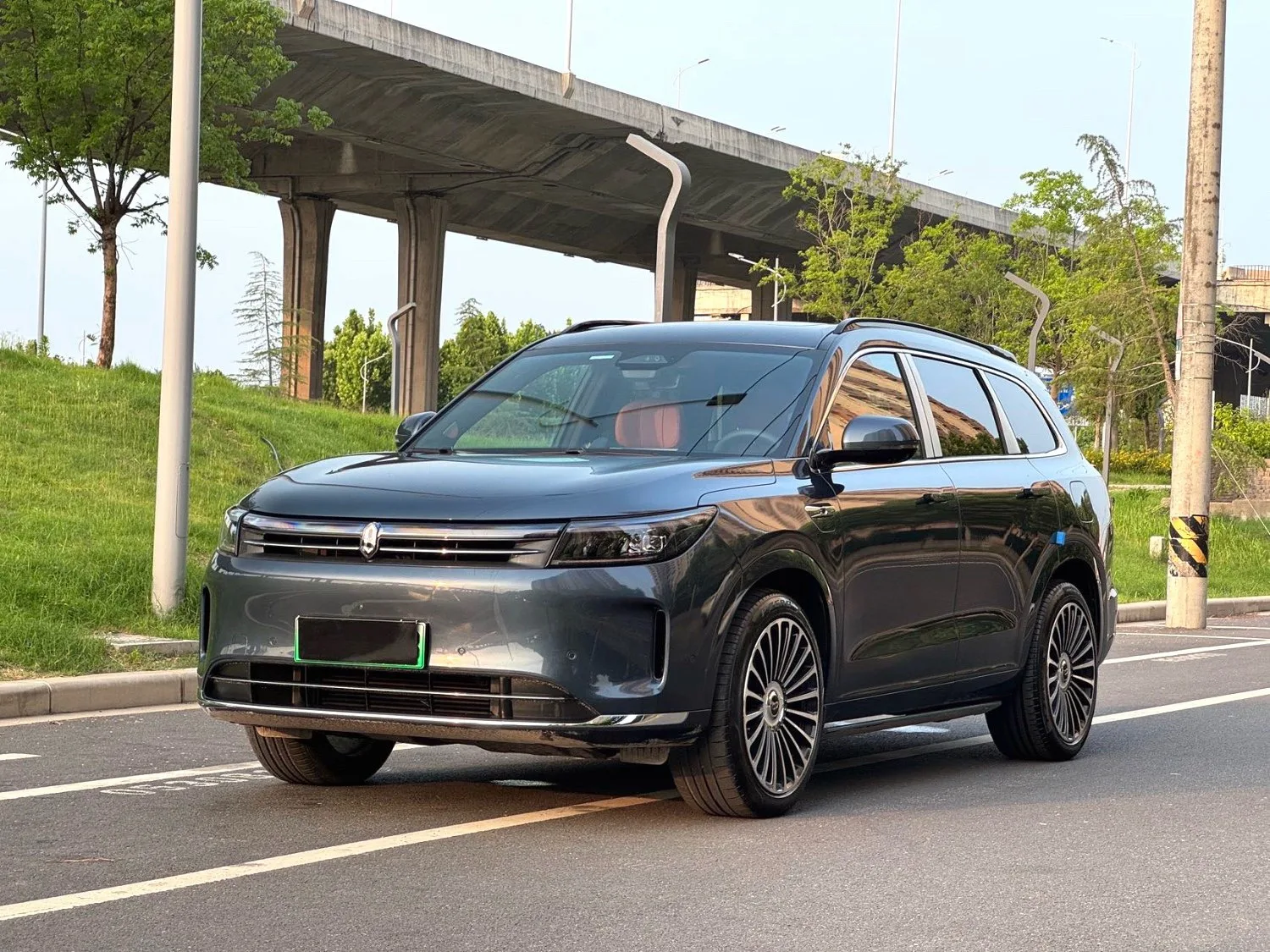 AITO 2024 Model M7 Intelligent Driving 4WD Pro 6-Seater Automatic