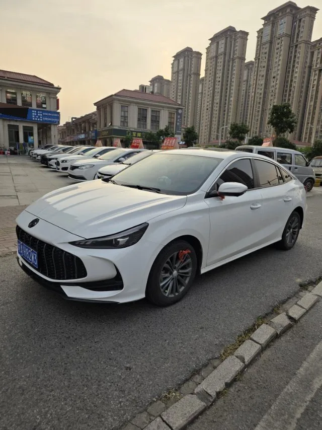 2025 MG5 1.5TGI 300TGI Global Flagship Edition Automatic