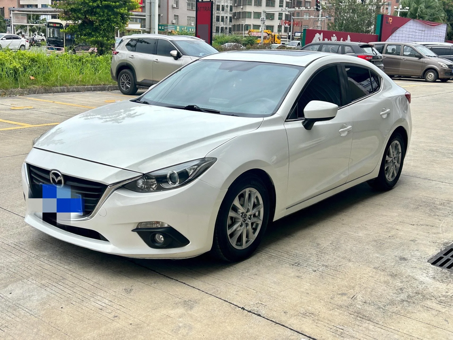Mazda3 Axela 2016 Sedan 1.5L Automatic Luxury