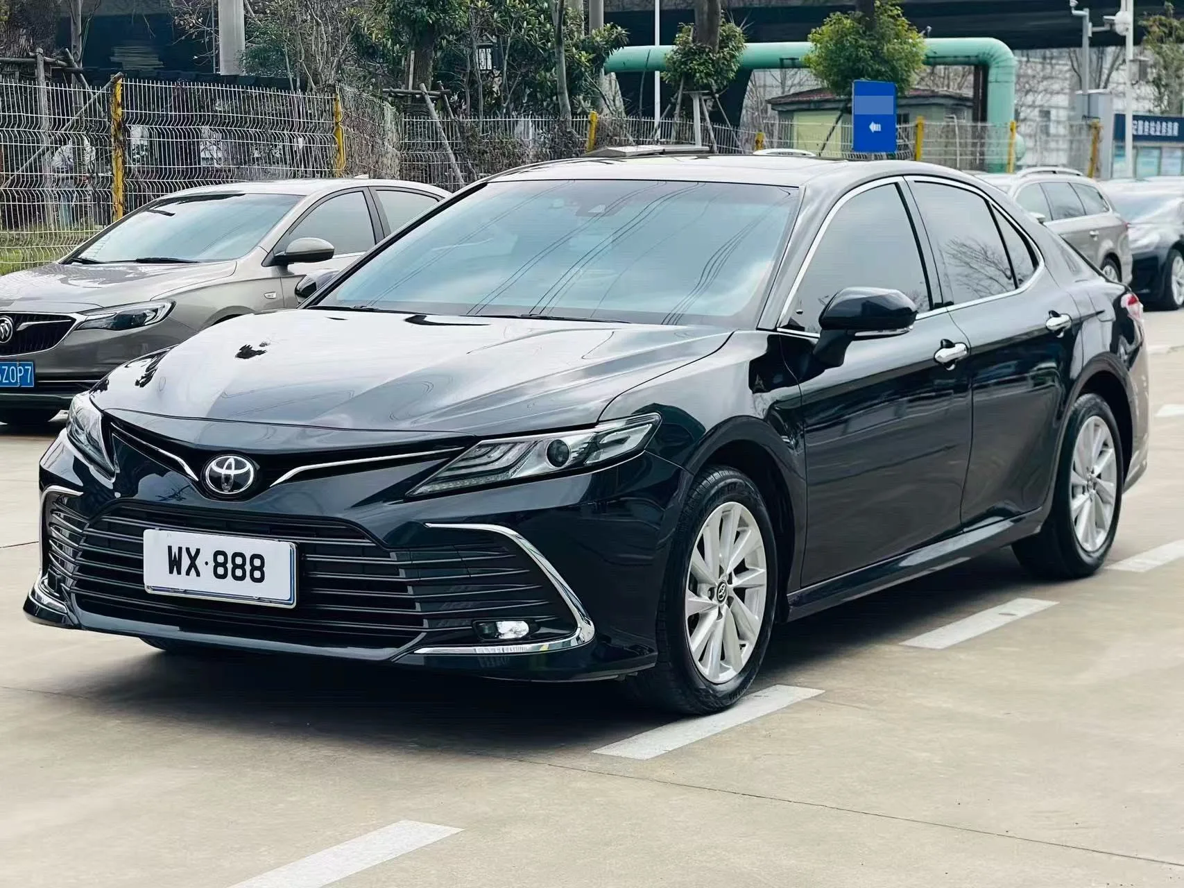 Toyota 2022 Camry 2.0GVP CVT Leading Edition Automatic