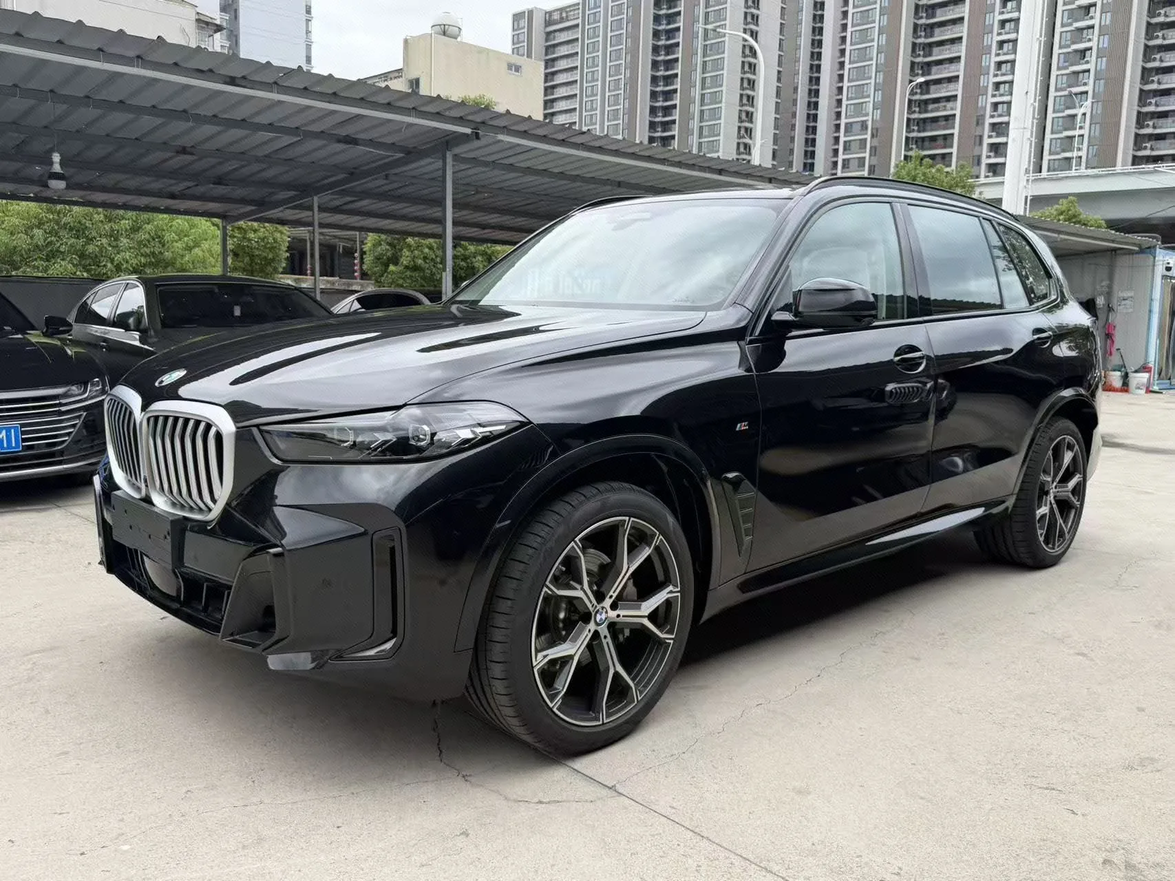 2026 BMW X5 xDrive30Li 48V 2.0T M Sport Shadow Edition Automatic