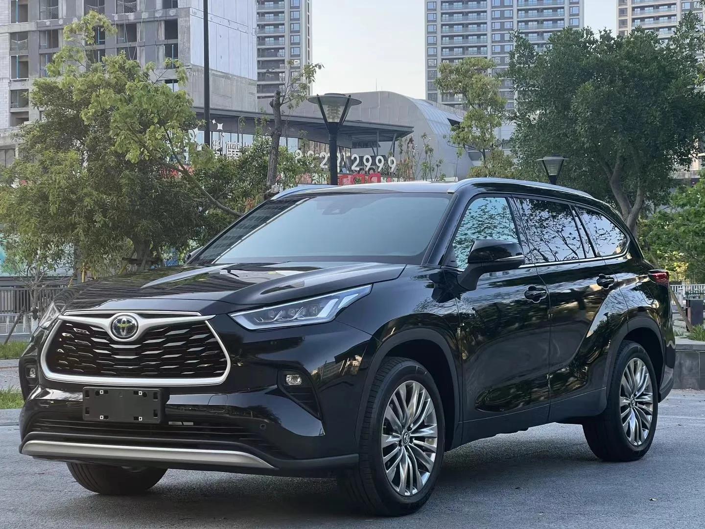2022 Toyota Highlander Hybrid 2.5L AWD Premium 7-Seater