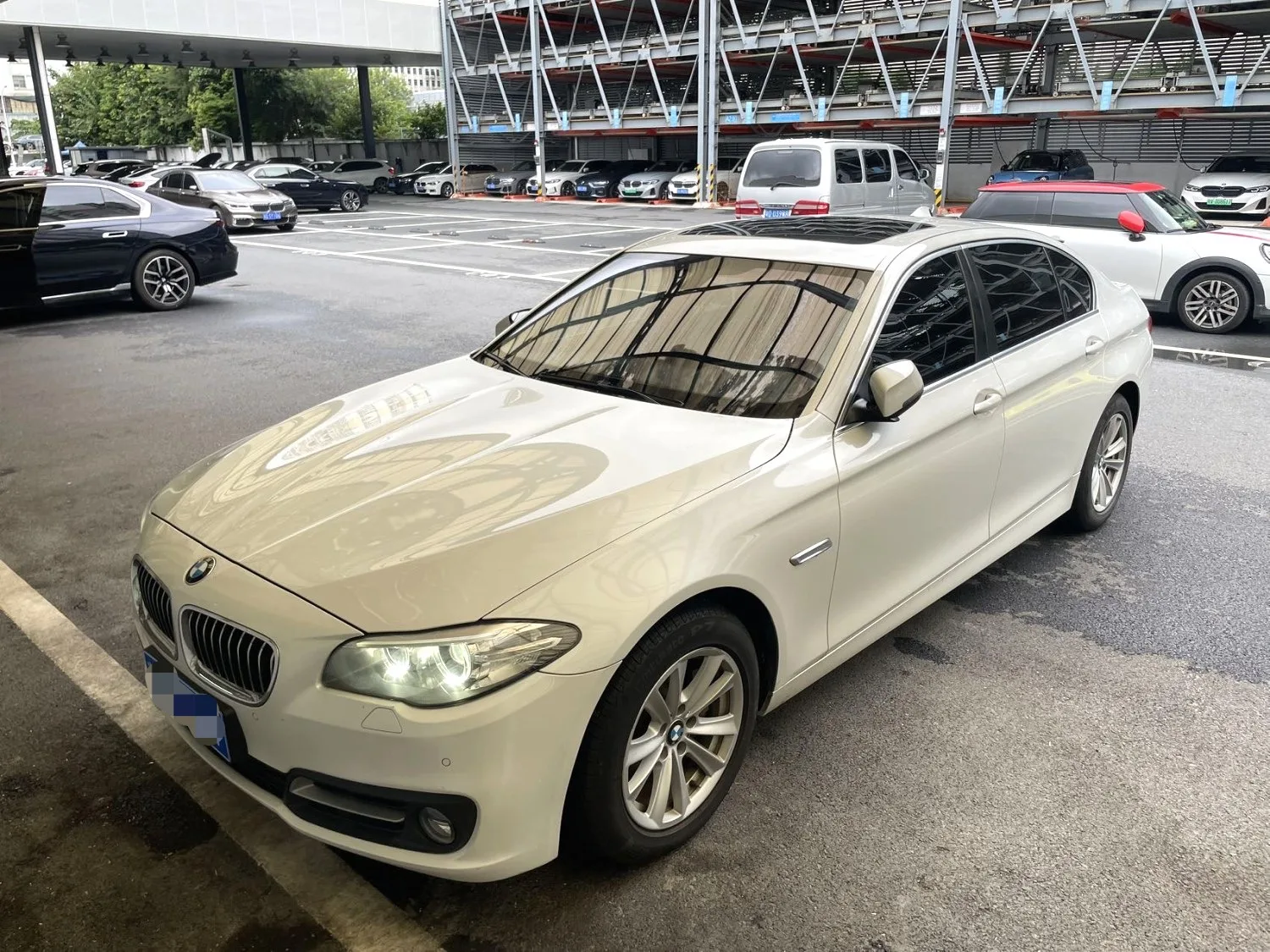 2014 BMW 5 Series 520Li Elegant Edition