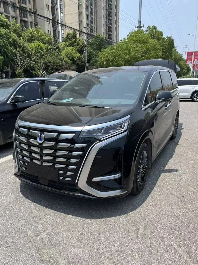 Denza D9 2022 DM-i 970 AWD Flagship Edition