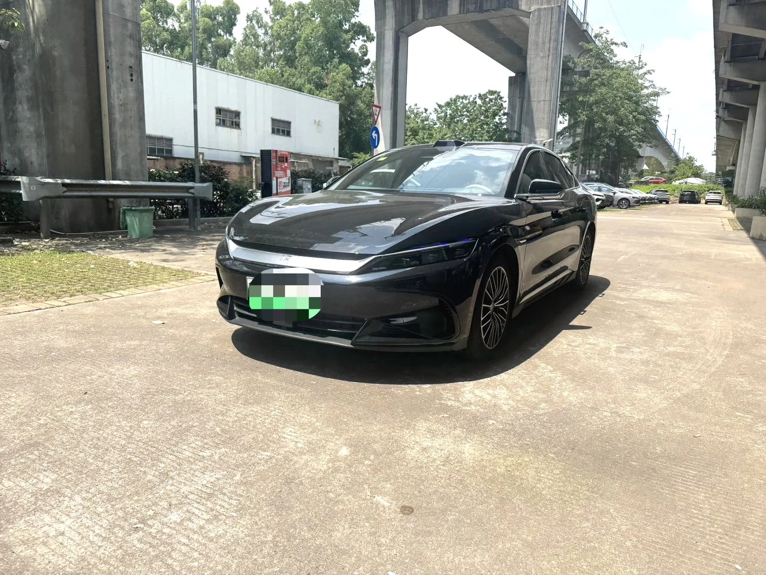 BYD 2025 Han DM-i 1.5T CVT Intelligent Driving Edition with 125km Range and LiDAR Flagship Model, Automatic Transmission
