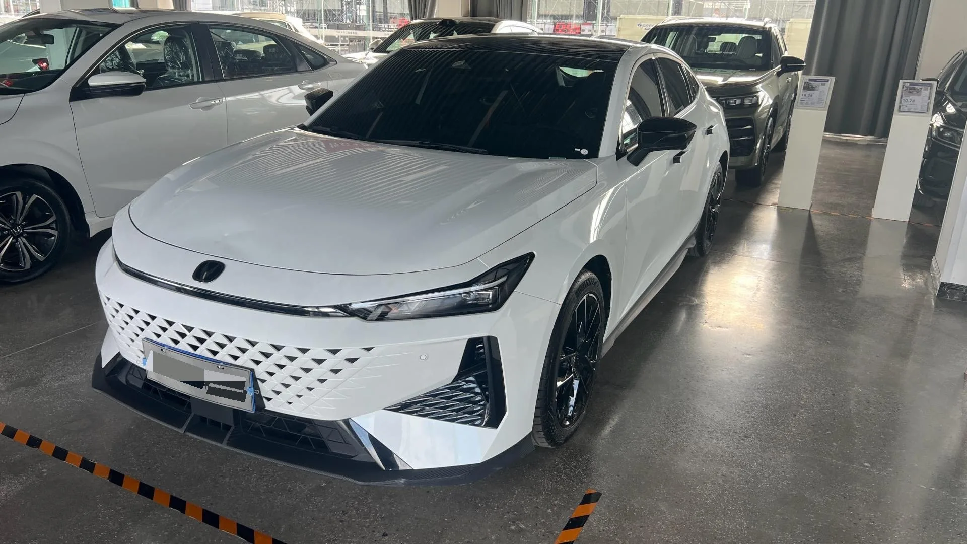 Changan 2024 UNI-V 1.5T Premium Automatic