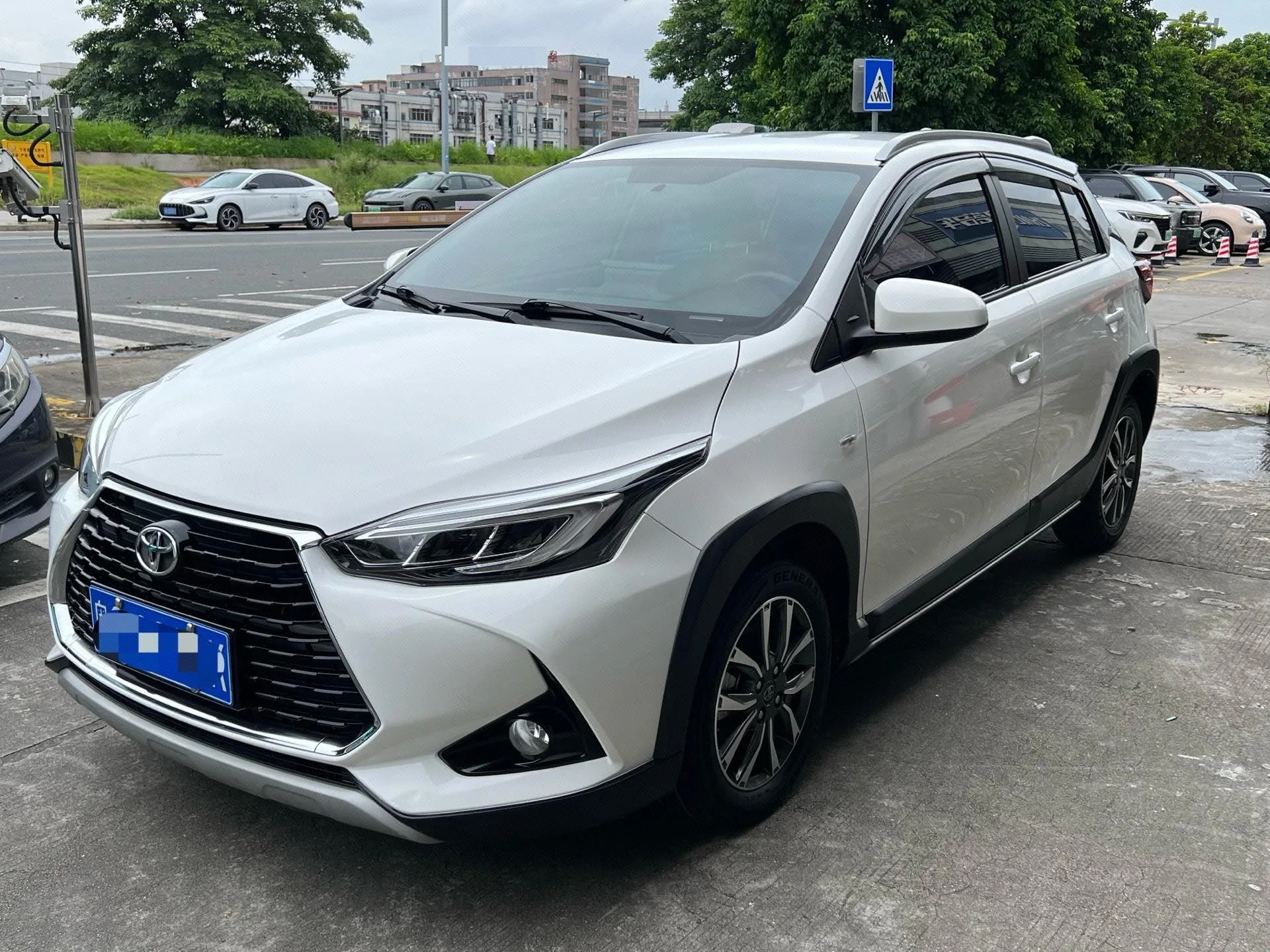 2021 Yaris L Yaris X 1.5L CVT Luxury Edition