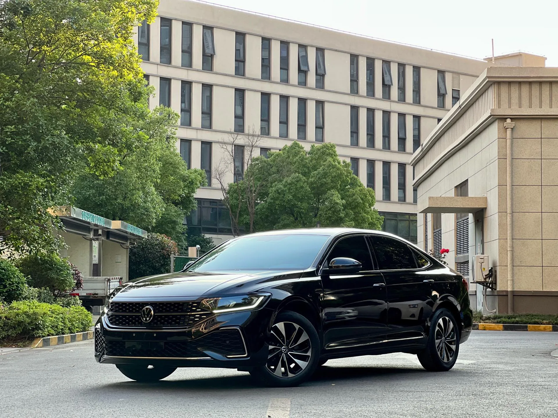 Volkswagen 2023 Passat 2.0TSI 330TSI Starry Sky Elite Edition (Facelift) Automatic Transmission