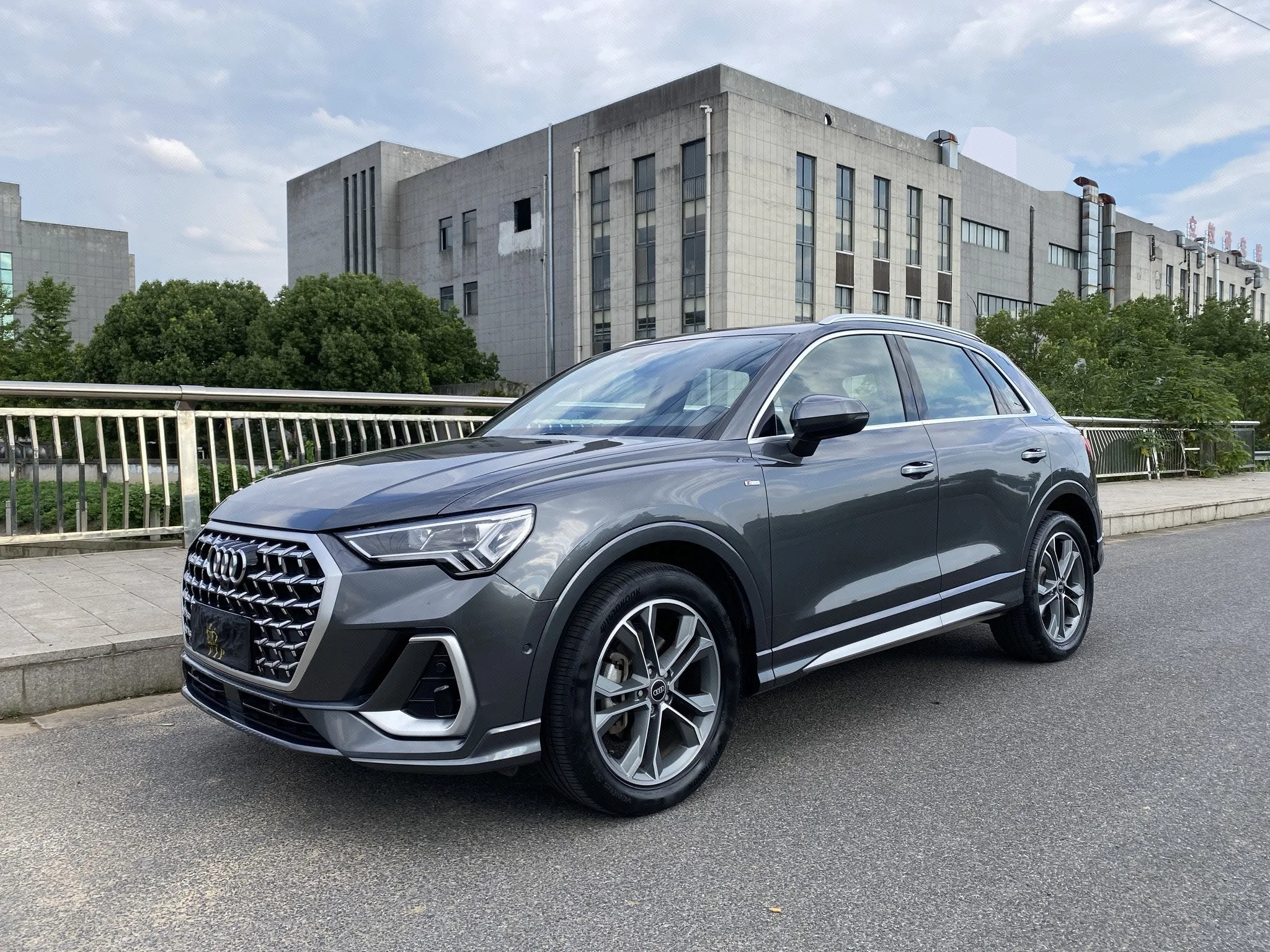 2024 Audi Q3 2.0 TFSI 40 TFSI Sport Style, Automatic Transmission