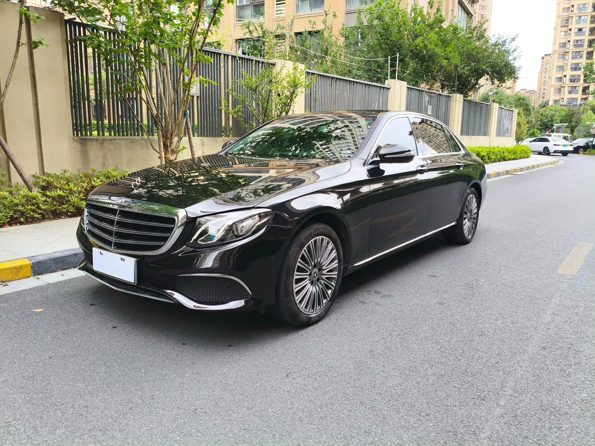 2019 梅赛德斯-奔驰 E级 和 260 L