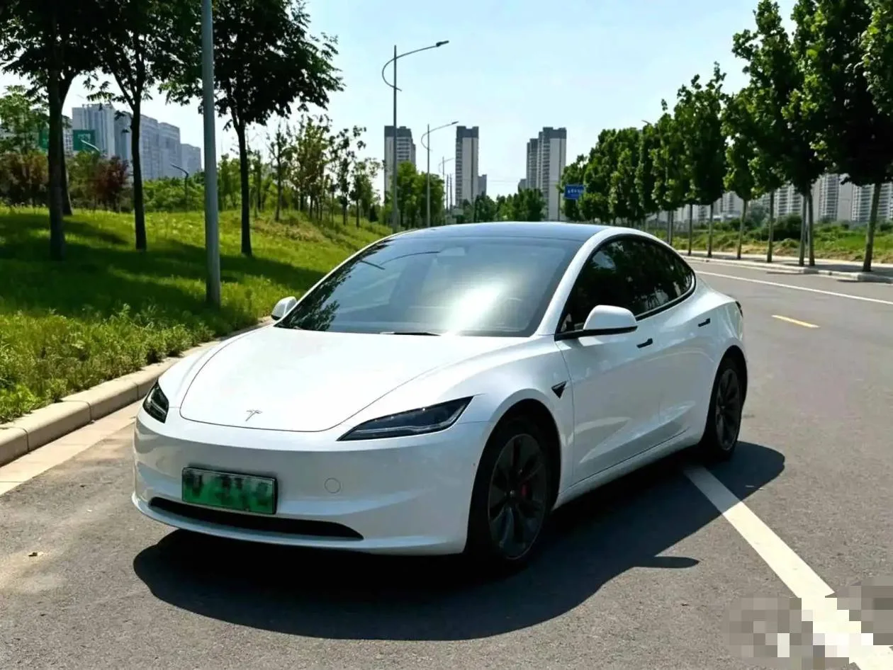 Tesla 2025 Model 3 Long Range All-Wheel Drive (Facelift) Automatic