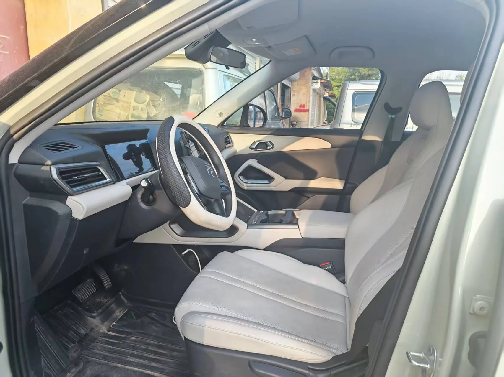 BYD 2024 Yuan UP 301KM Leading Edition, Automatic Transmission