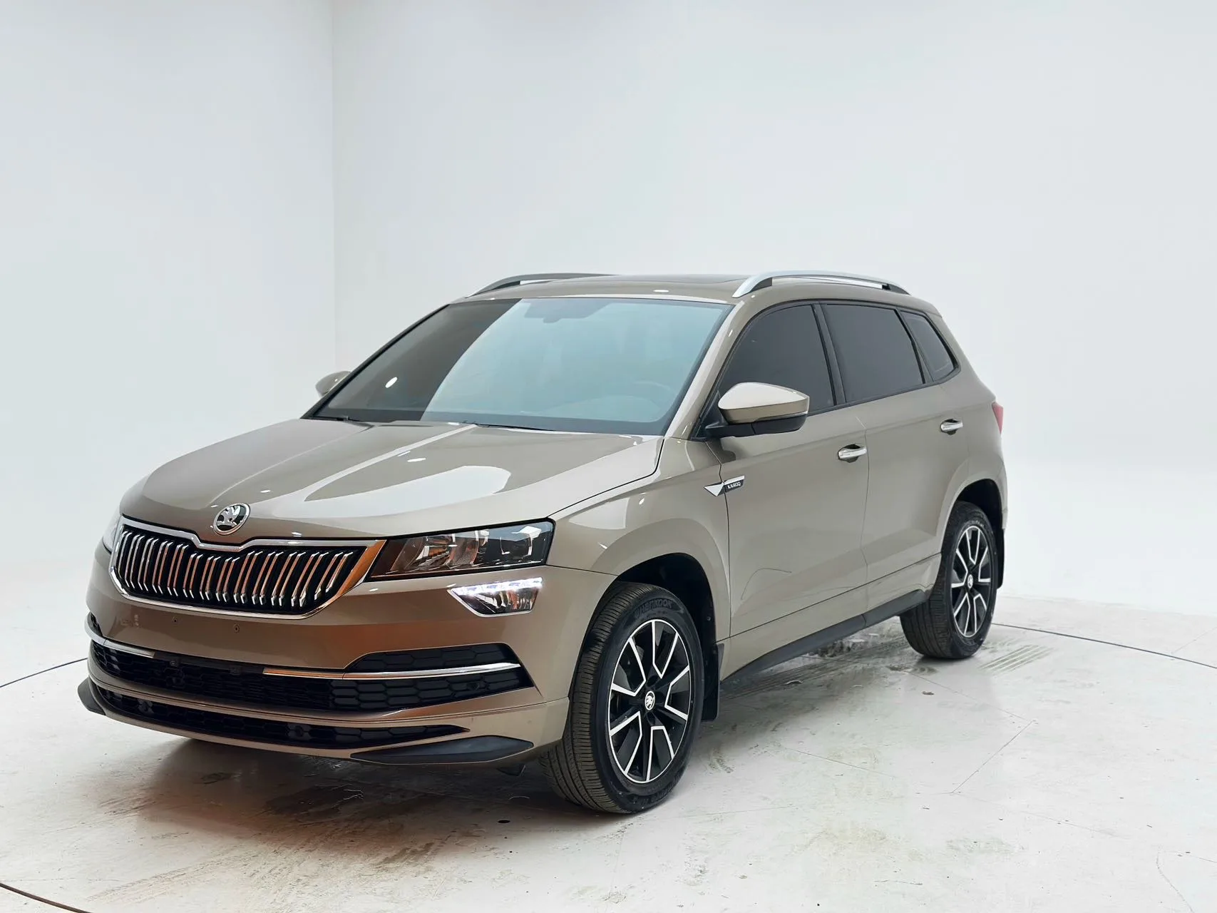 Karoq 2022 TSI280 Premium Edition