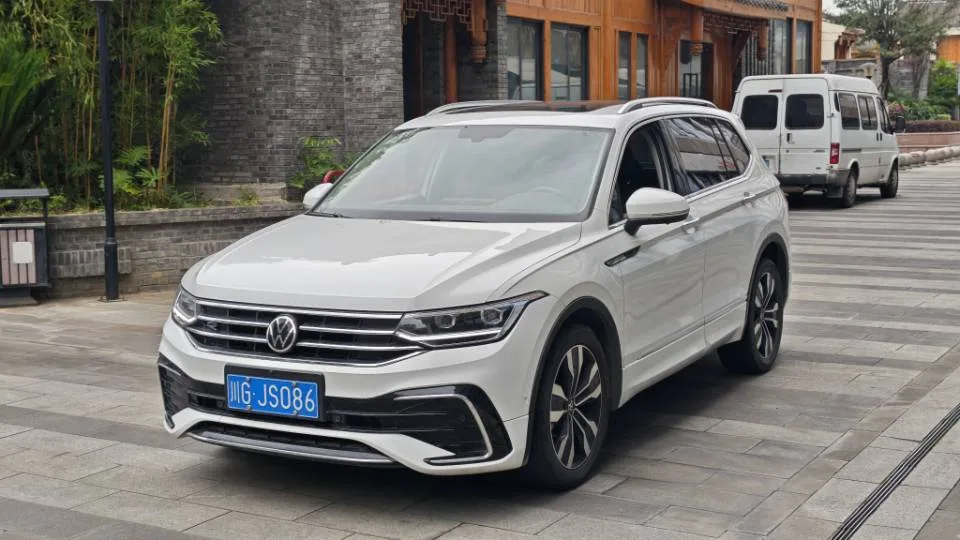 Volkswagen 2023 Tiguan L R-Line 2.0TSI 330TSI 2WD R-Line Premium Edition (Facelift) Automatic Transmission