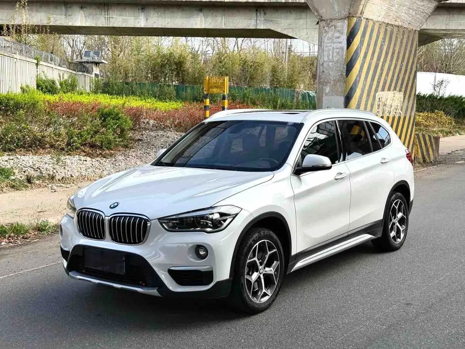 2019 BMW X1 xDrive20Li Premium Edition