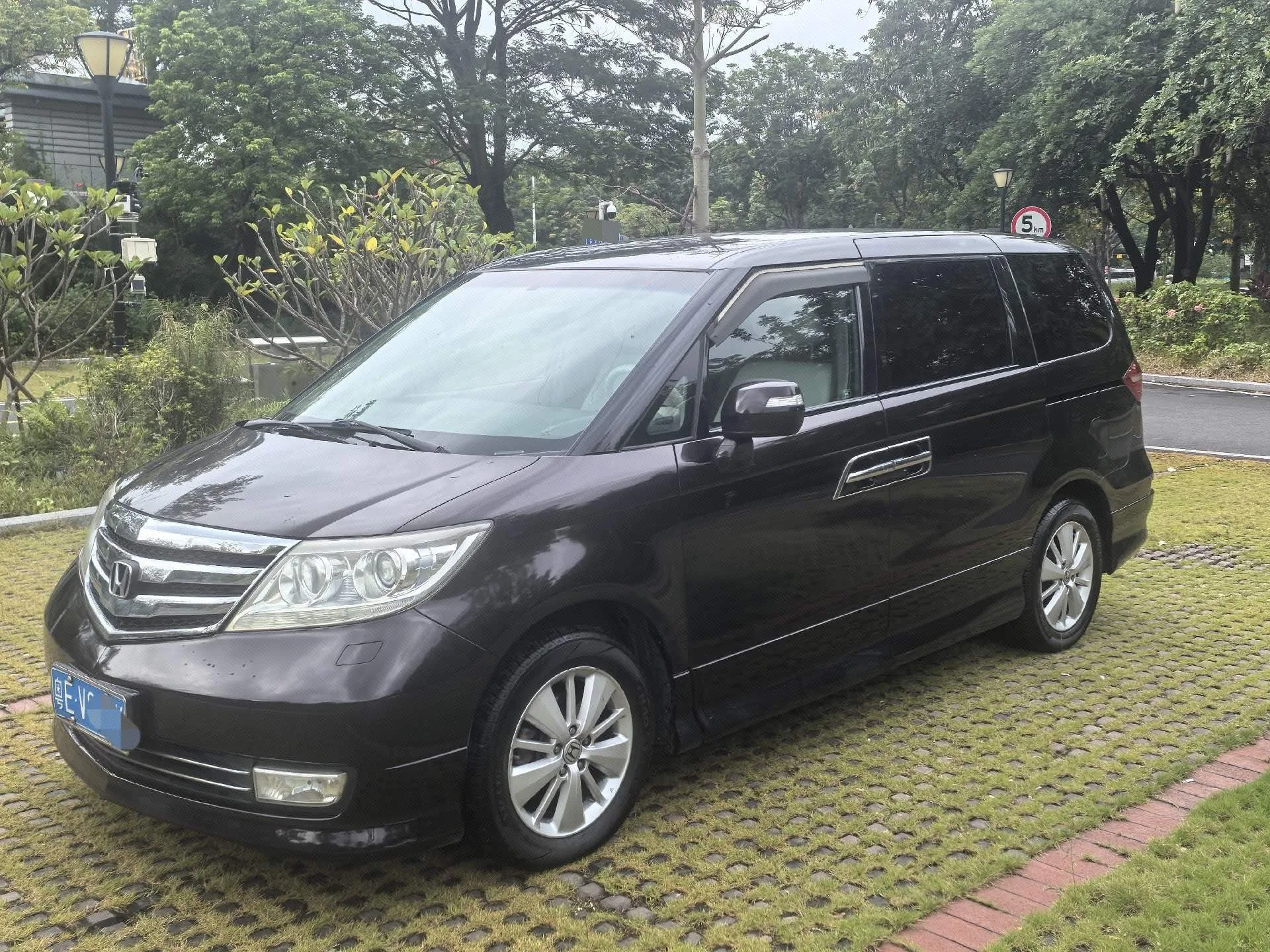 Elysion 2015 Model Year 2.4L VTi Comfort Edition