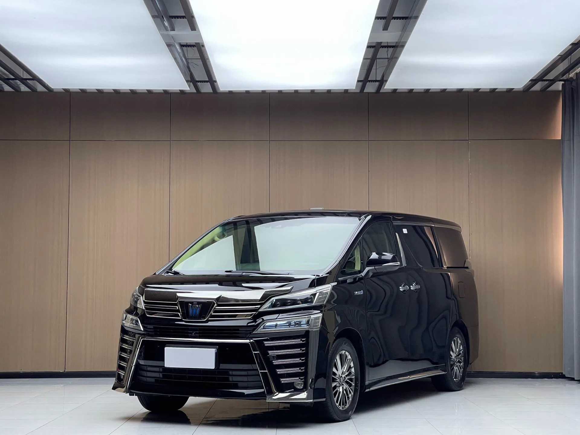 Weilfa 2021 Crown Hybrid 2.5L HV Supreme Edition