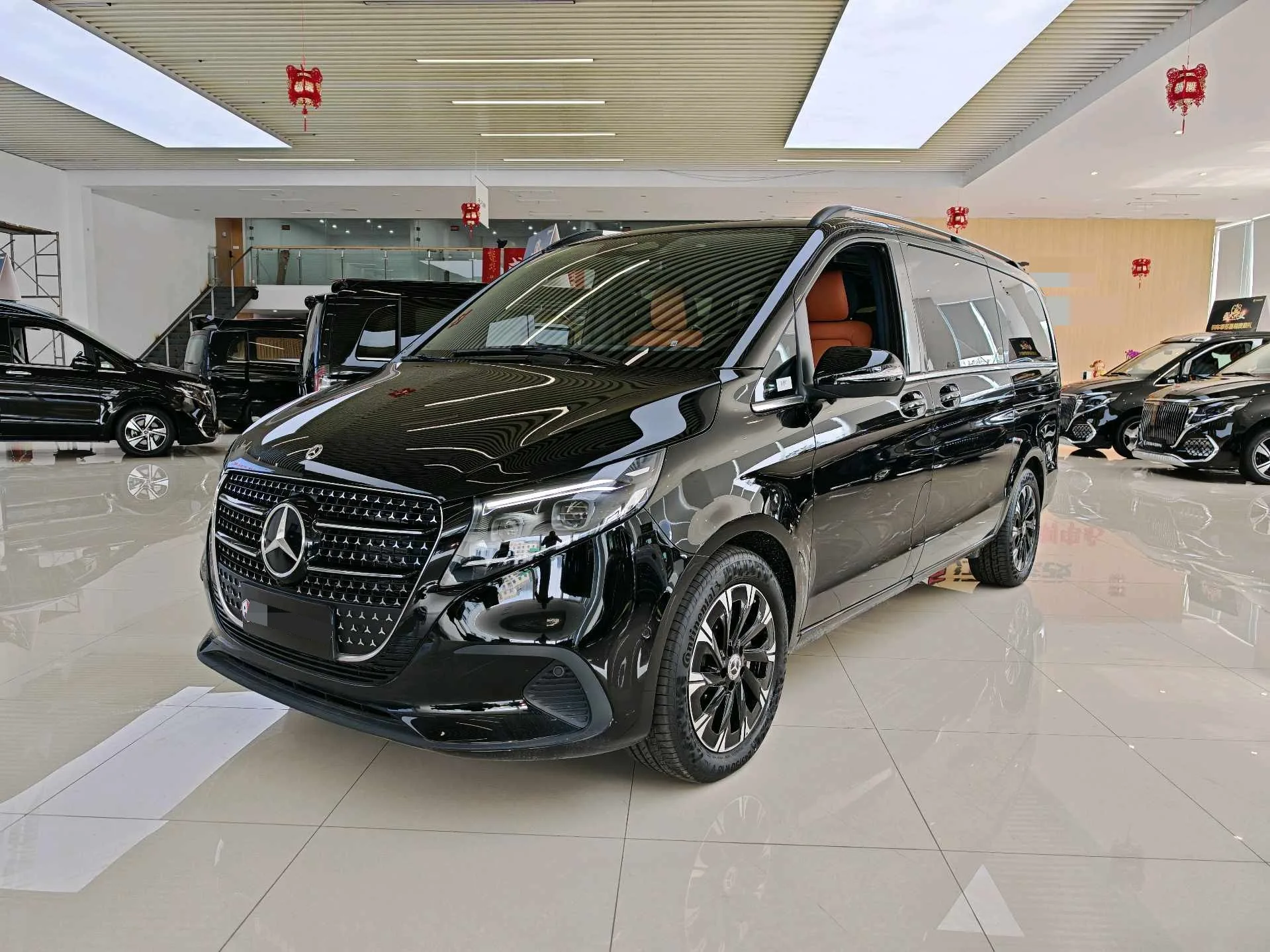 Mercedes-Benz V-Class 2024 V 300 48V 2.0T Navigator Edition Automatic