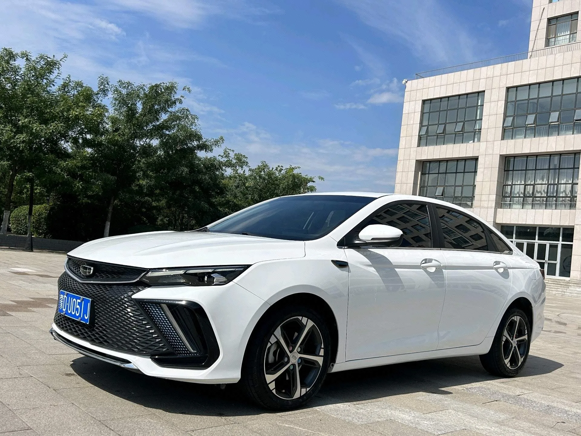 Emgrand L 2022 Model Year 1.4T CVT Flagship Edition