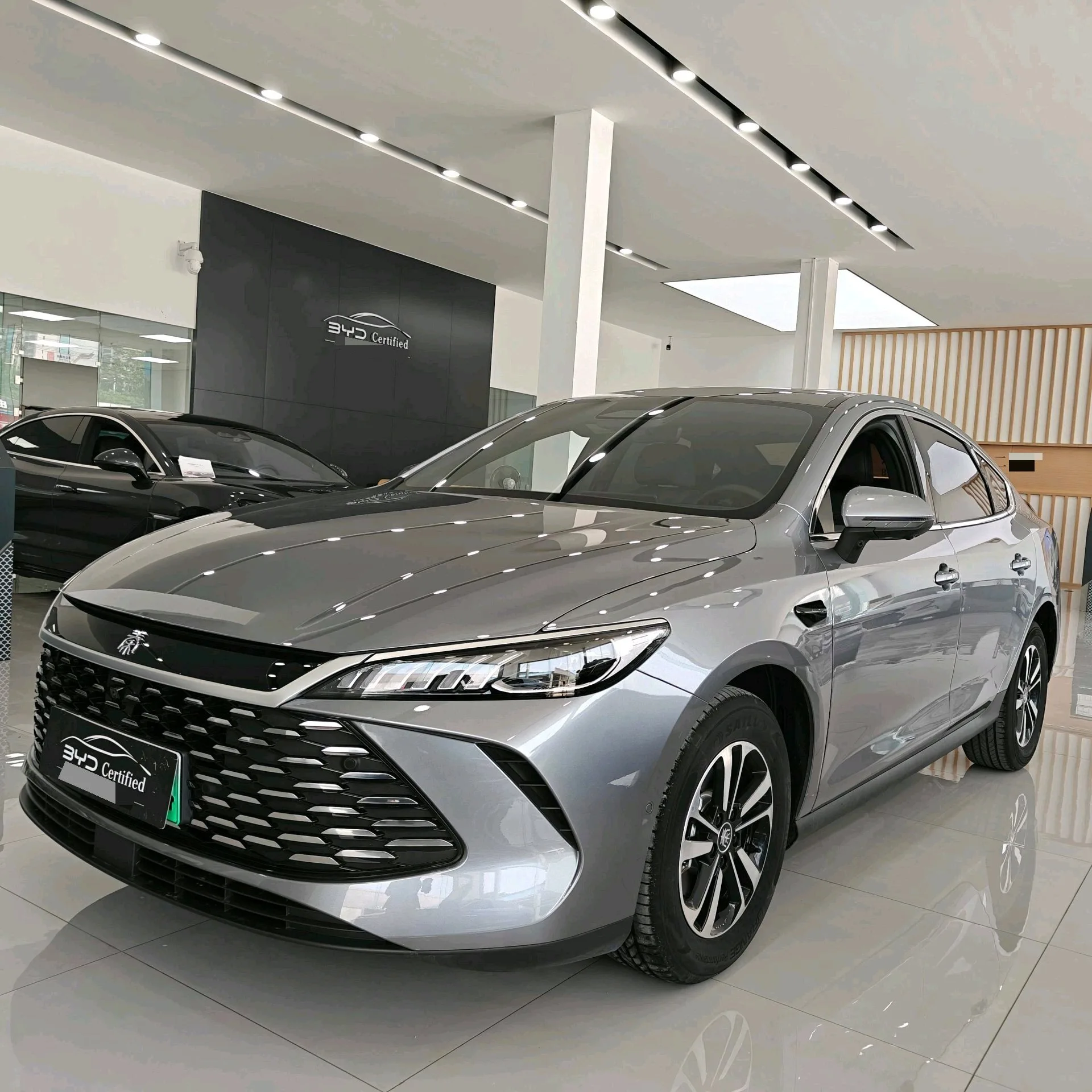 BYD 2025 Qin PLUS DM-i 1.5 CVT Intelligent Driving Edition 120KM Extended Range Automatic
