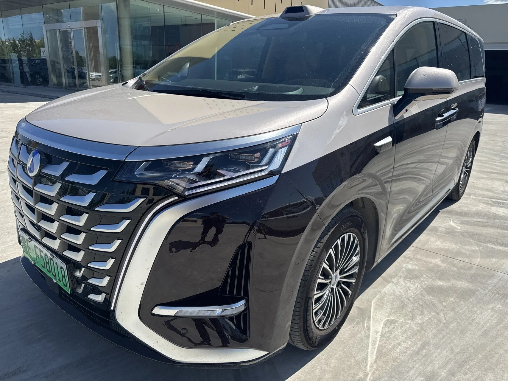 登扎 2025 登扎 N9 2.0T CVT 1300 旗舰 自动的