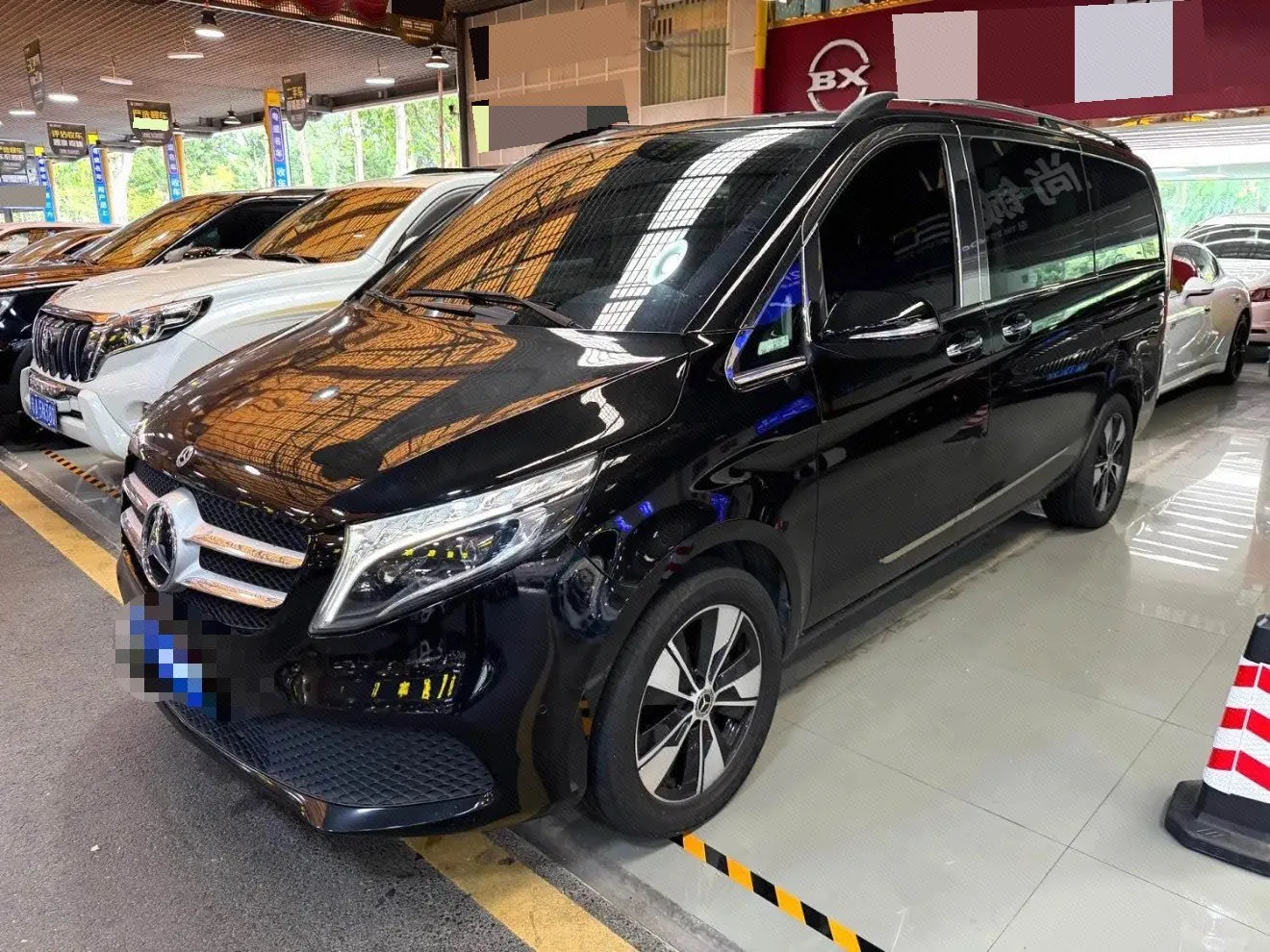 Mercedes-Benz V-Class 2022 V 260 2.0T Navigator Edition Automatic