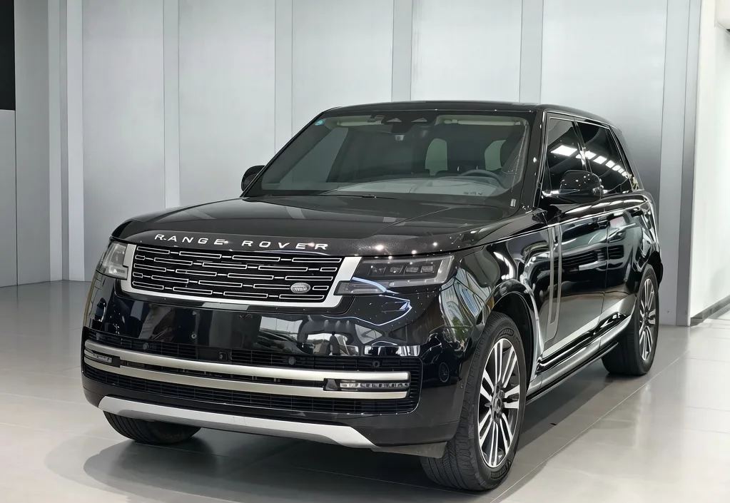Range Rover 2024 Model Year 3.0 L6 400PS Grand Edition (Long Wheelbase)