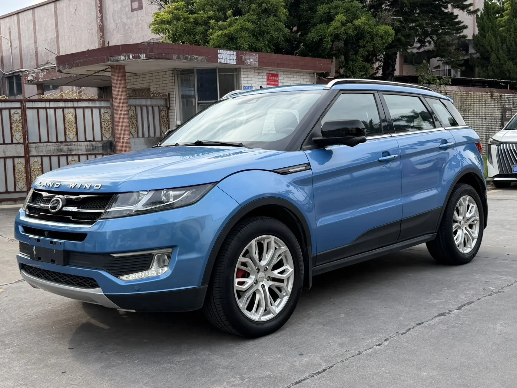 Landwind X7 2015 2.0T Panoramic Flagship Edition