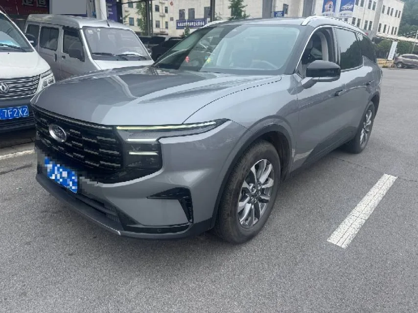 2023 Ford Edge L 2.0T EcoBoost 2WD 7-Seat Luxury Automatic