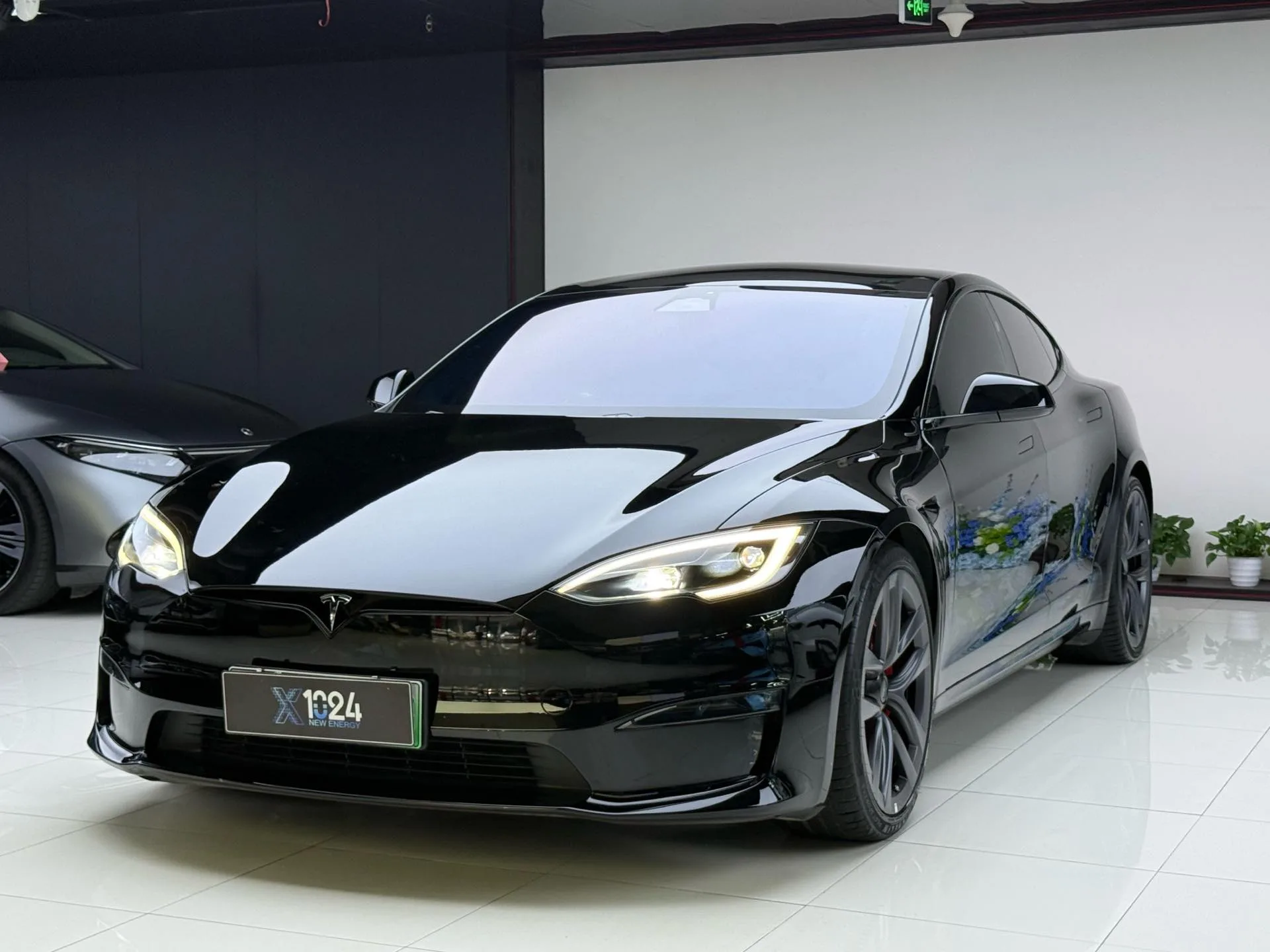 2023 Model S Tri-Motor All-Wheel Drive Plaid Edition