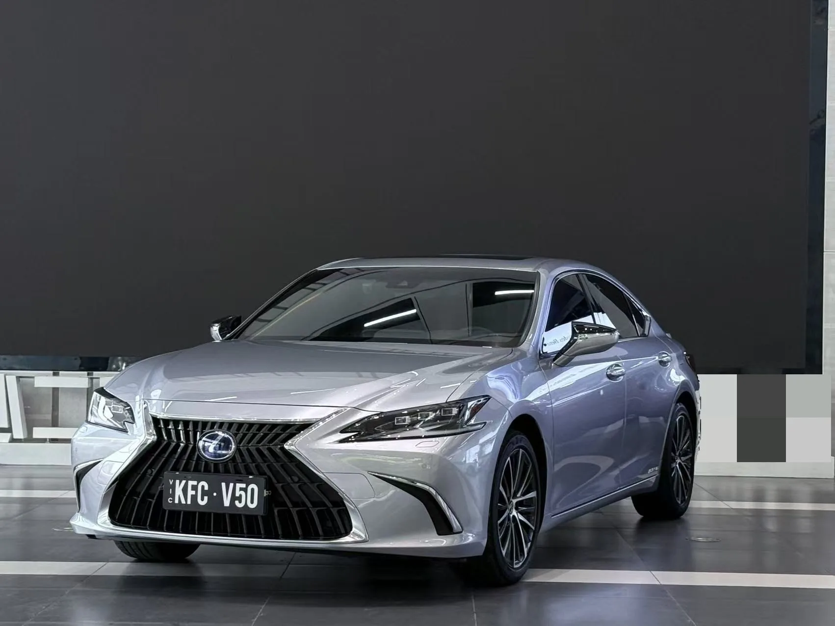 2021 Lexus ES 300h Premium Edition
