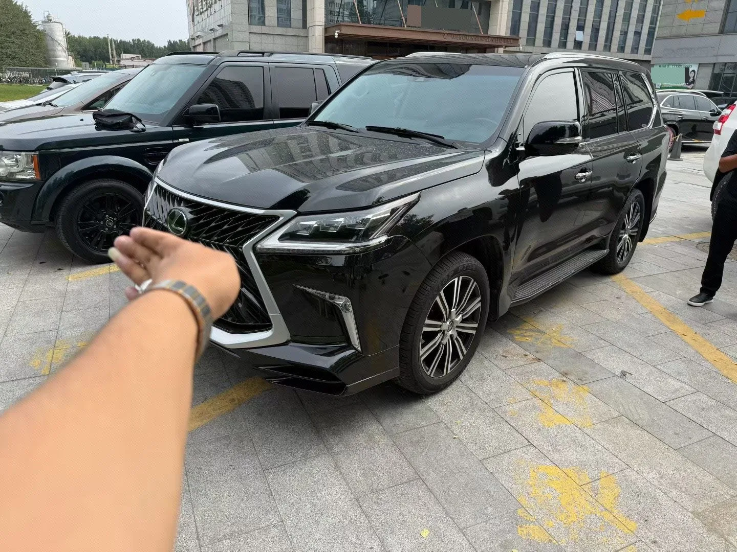 2016 Lexus LX 570 Premium Luxury Edition