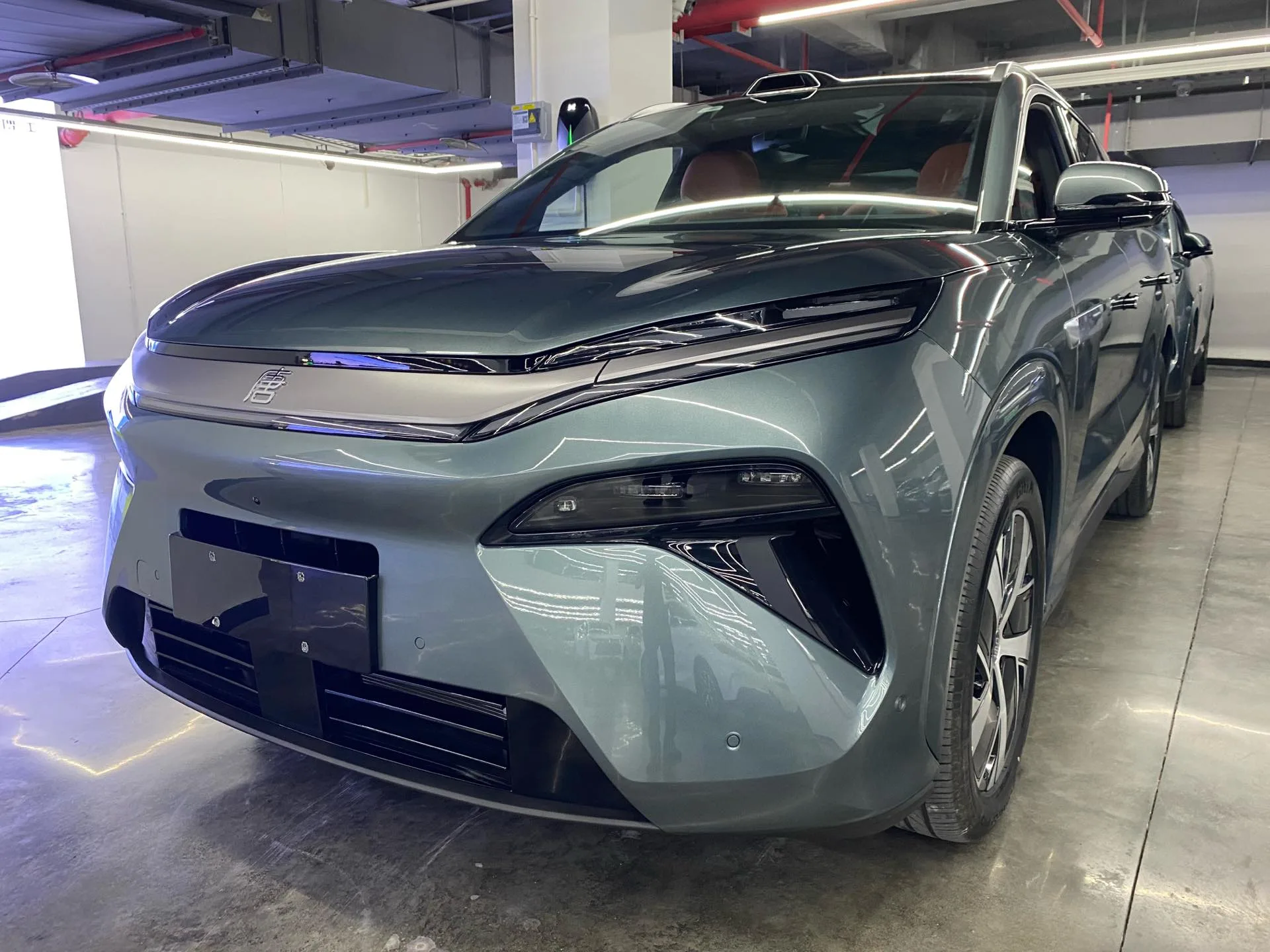 Tang L 2025 EV 600KM Four-Wheel Drive LiDAR Flagship Edition