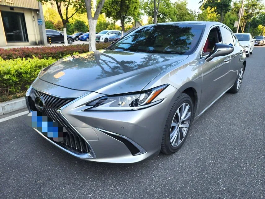 Lexus ES 2020 200 Excellence Edition
