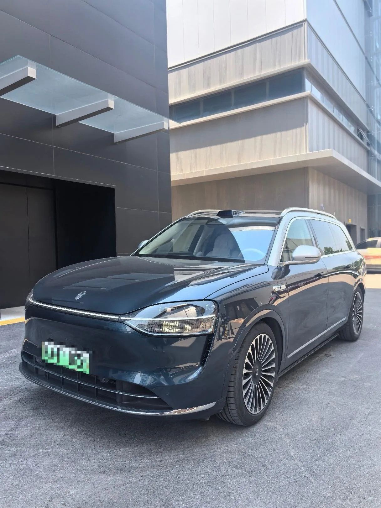 AITO 2025 Model M9 Extended Range Ultra Edition 52kWh 6-Seater Automatic Transmission