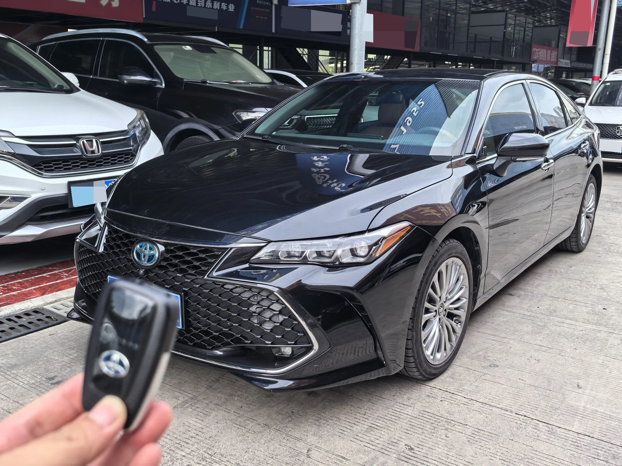 2019 Toyota Avalon Hybrid 2.5L XLE Premium Edition (National V Emission Standard)