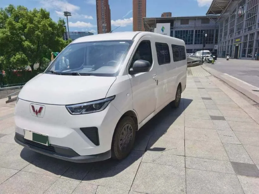 Wuling 2026 Yangguang 330km/h Bus Comfort Edition Automatic