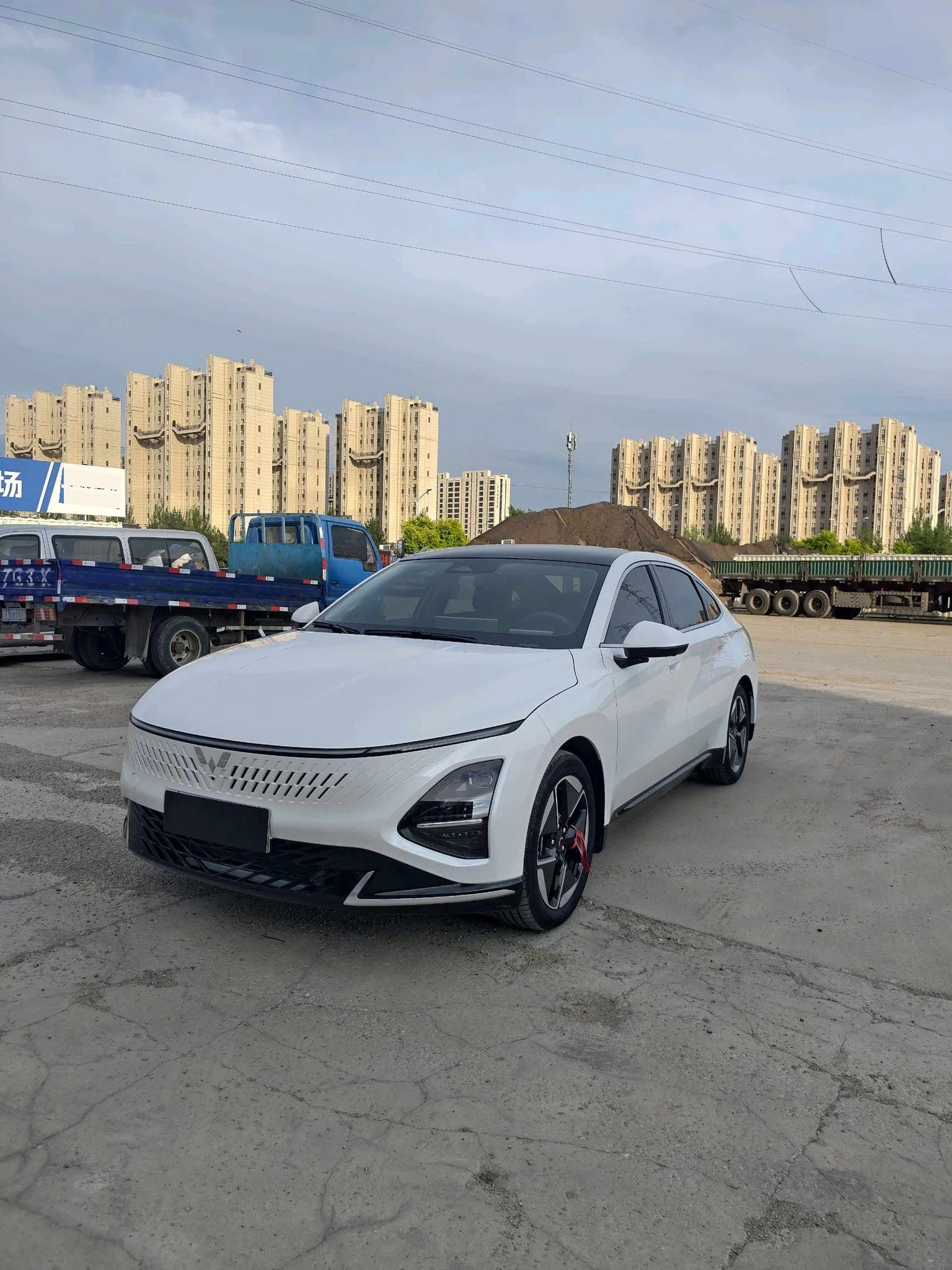 Wuling 2025 Starlight 1.5 CVT 150km Smart Navigation Automatic