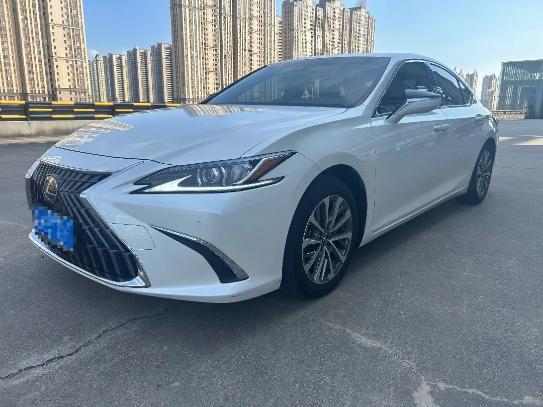 Lexus ES 2023 200 Premium Edition