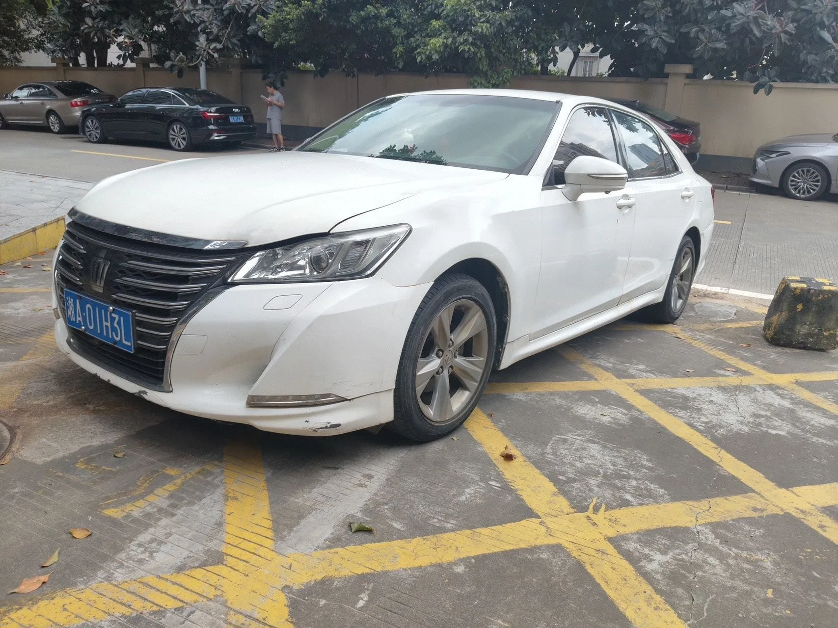 Crown 2015 Model Year 2.0T Pioneer Edition