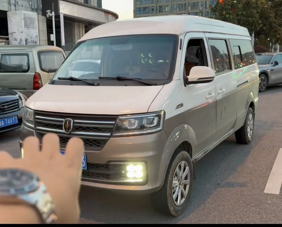Jinbei 2023 Sea Lion S 1.5 Fortune Edition Passenger Van (5/6/7-Seater), Central Air Conditioning, Manual Transmission