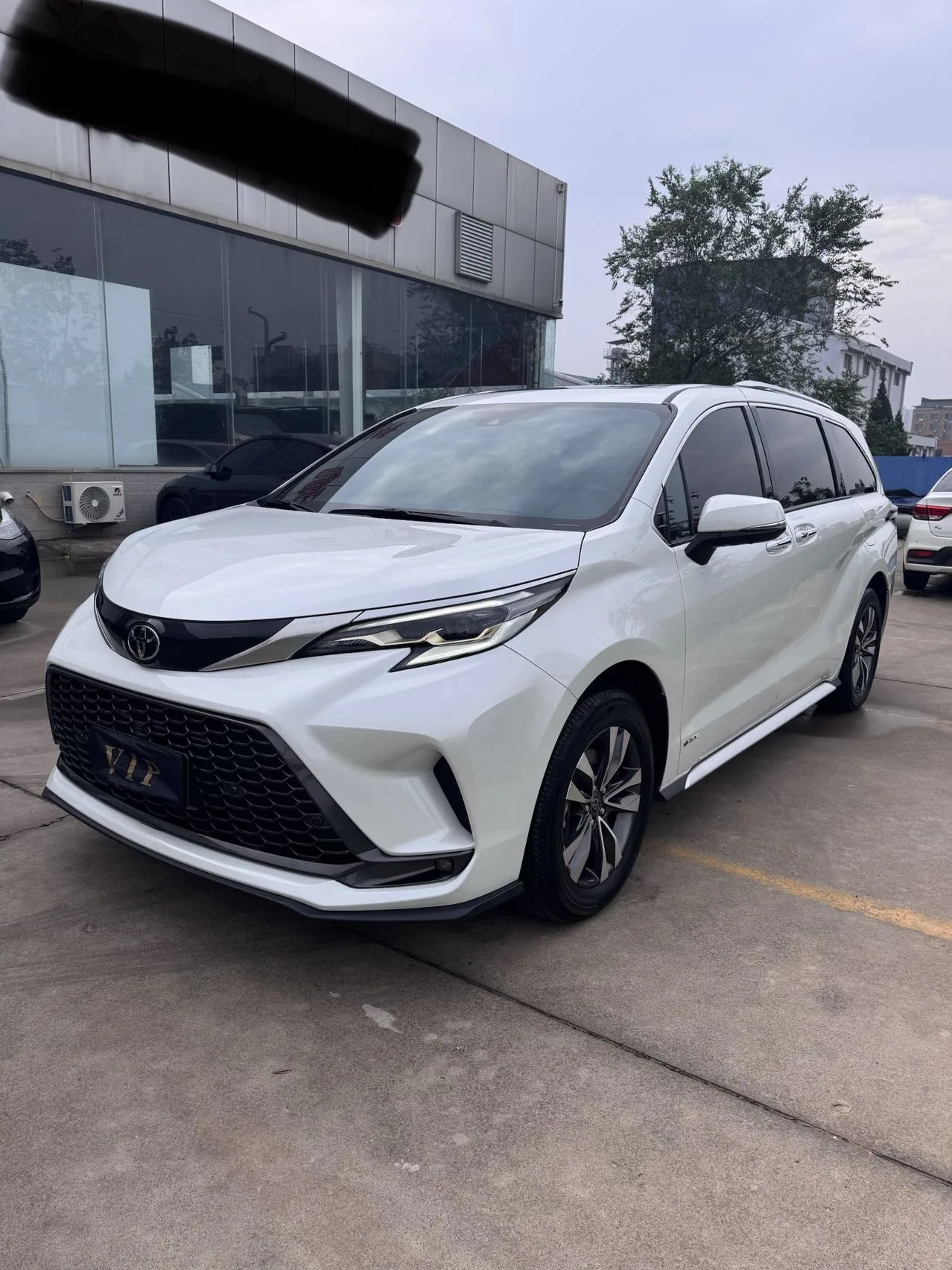 Toyota 2024 Grandeur Hybrid 2.5 CVT Premium Plus 4WD Automatic