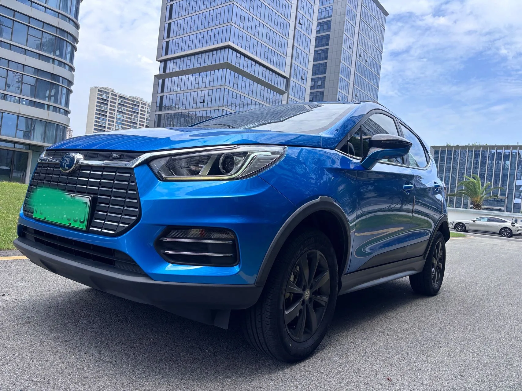 Yuan New Energy 2018 EV360 Smart Connected Cool Edition