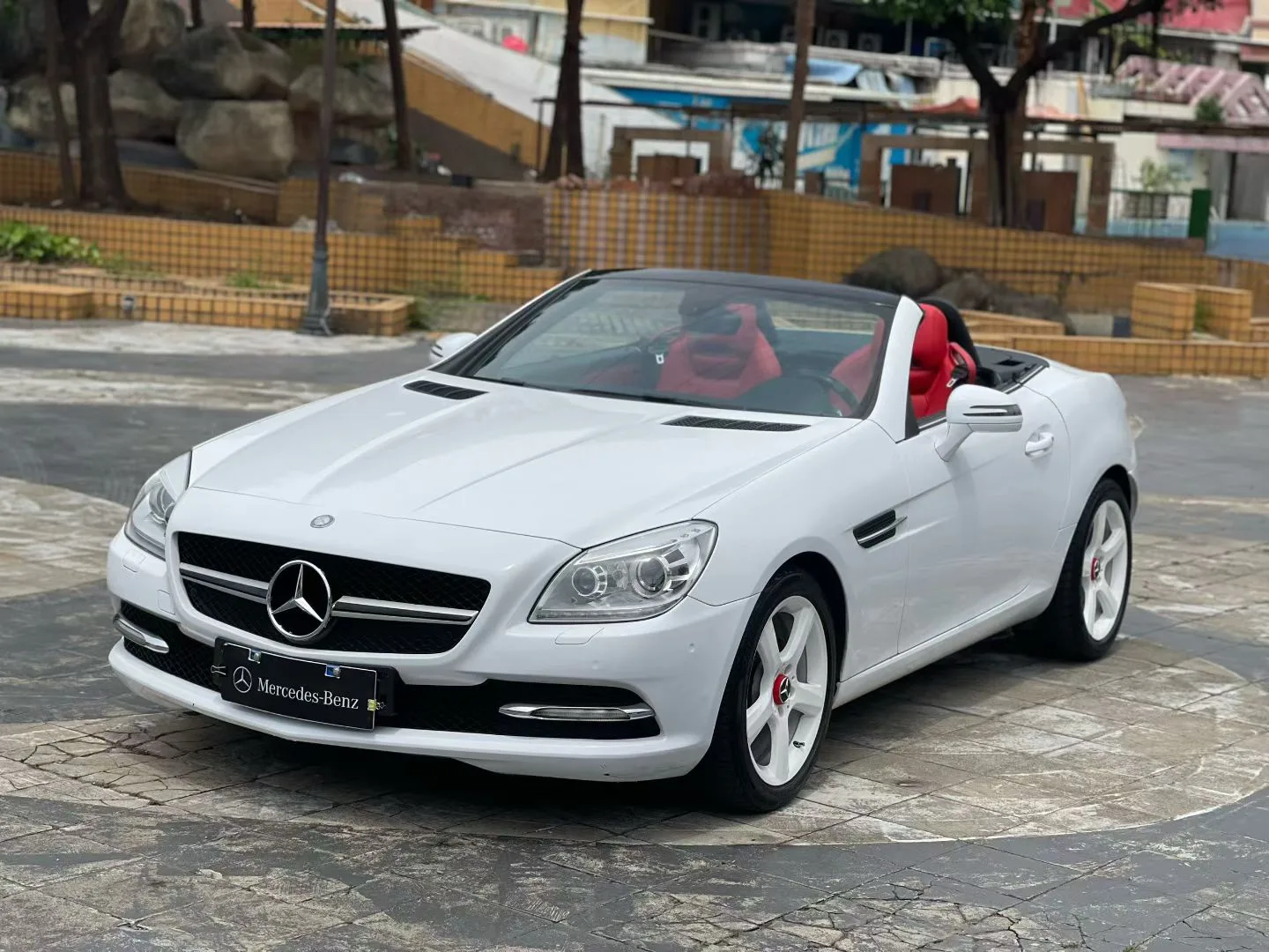Mercedes-Benz SLK-Class 2011 SLK 200 Fashion Edition