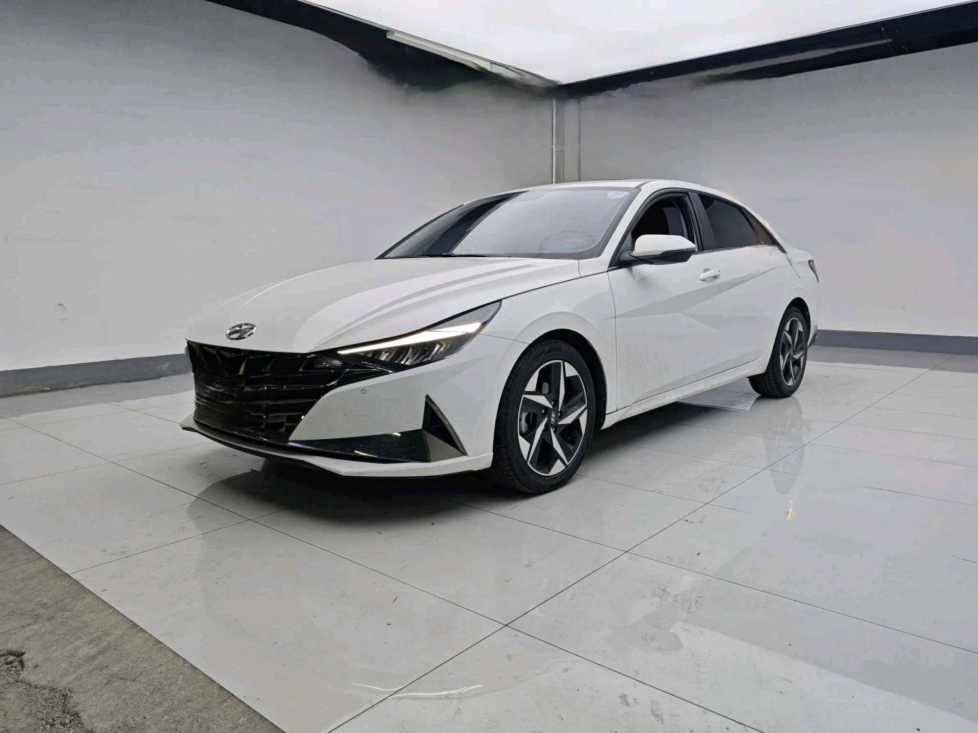Hyundai Elantra 2022 240TGDi DCT LUX Premium Edition