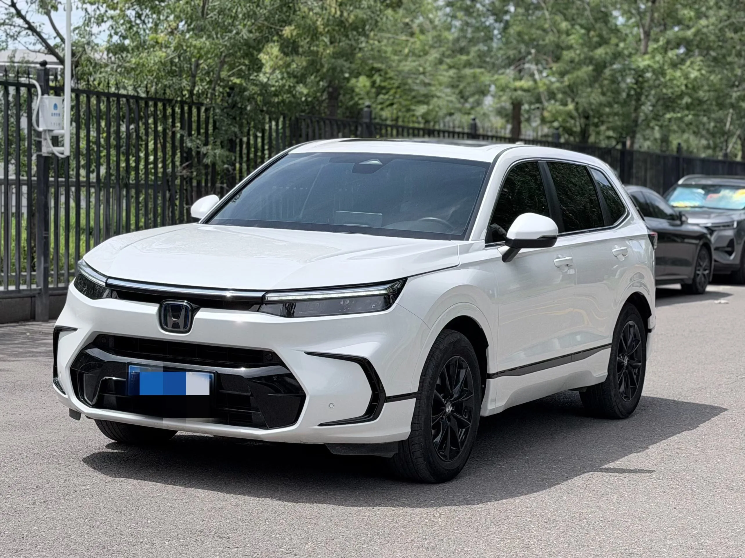 Honda 2024 HR-V e:HEV 2.0 CVT Front-Wheel Drive Premium Edition Automatic Transmission
