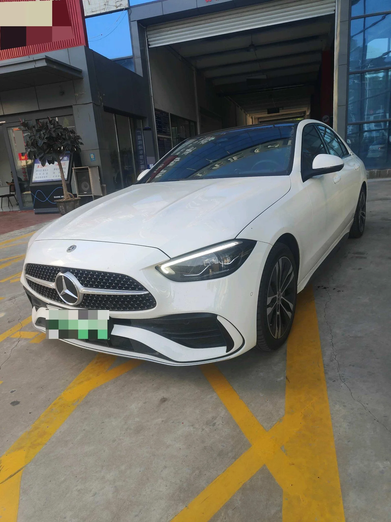 Mercedes-Benz C-Class 2024 C 350 e L 2.0T (facelift) Automatic