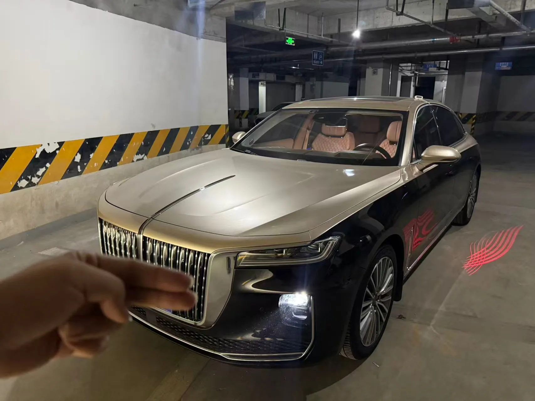 Hongqi H9 2020 2.0T Intelligent Flagship Edition
