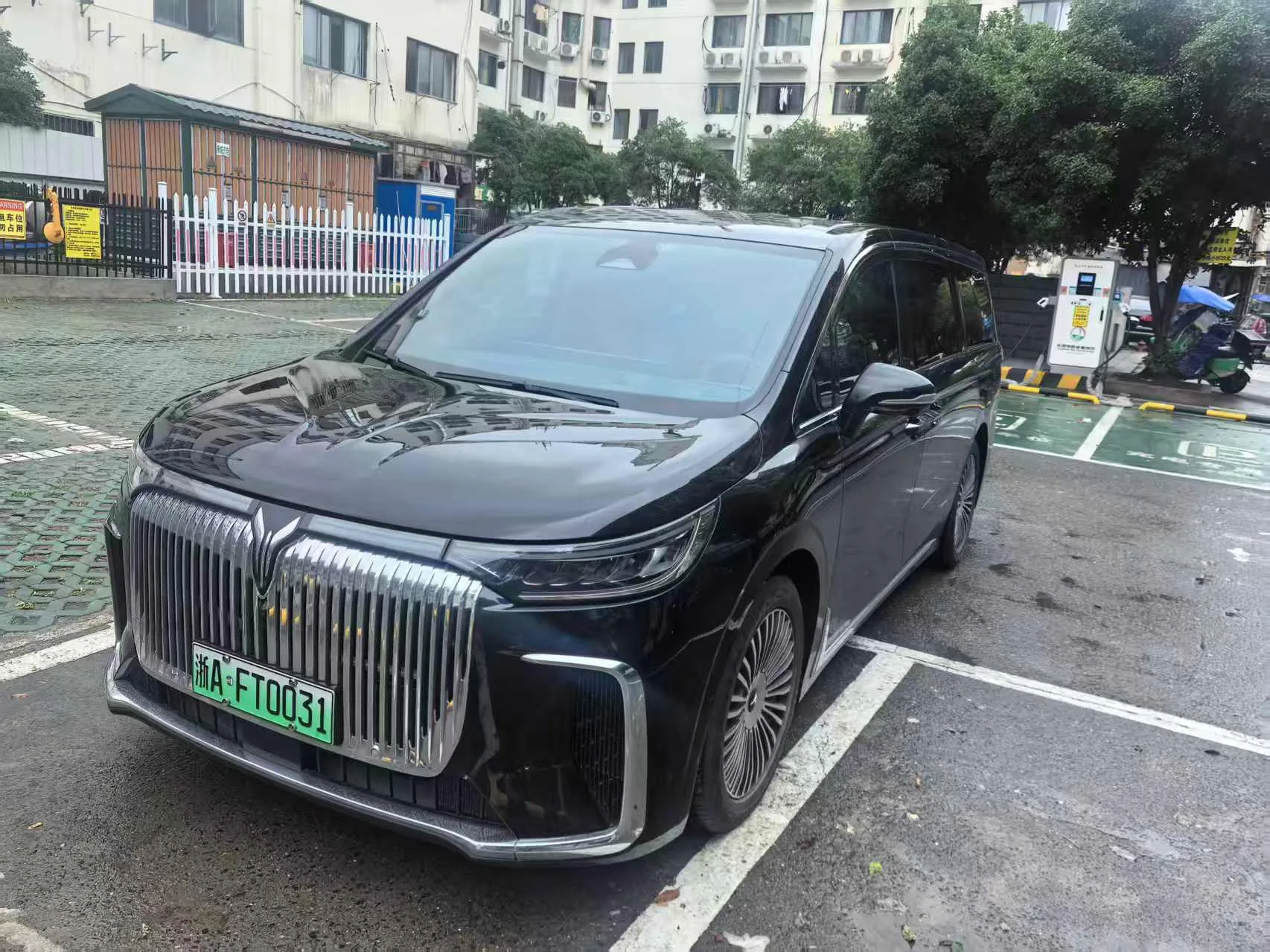 Voyah 2025 Dreamer PHEV 1.5T 4WD Premium Kunpeng Edition Automatic