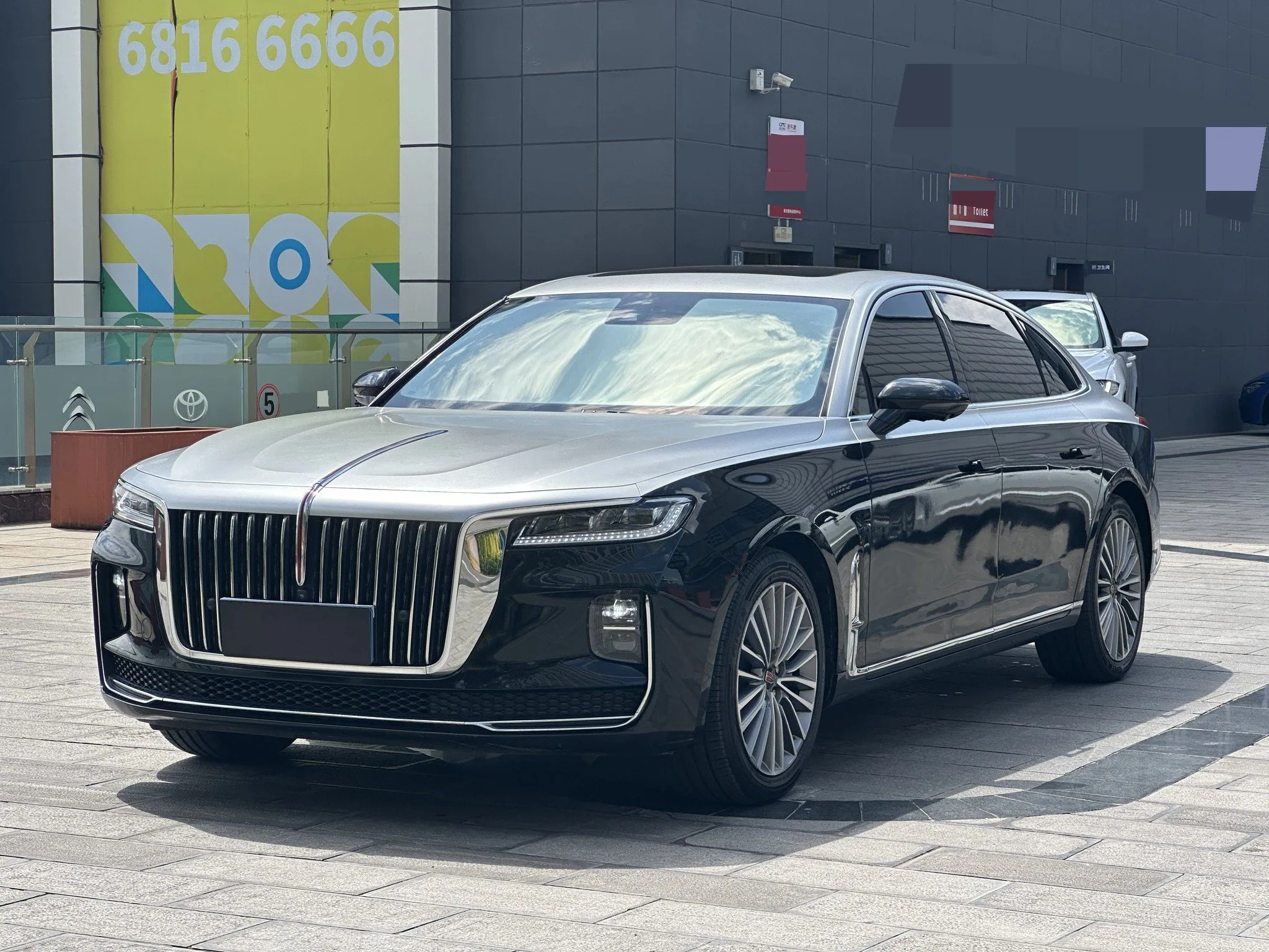 Hongqi H9 2022 2.0T Intelligent Flagship Edition